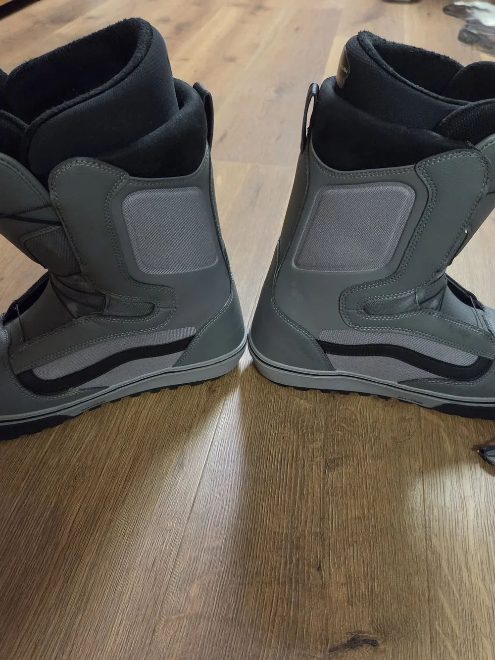 Vans snowboard boots